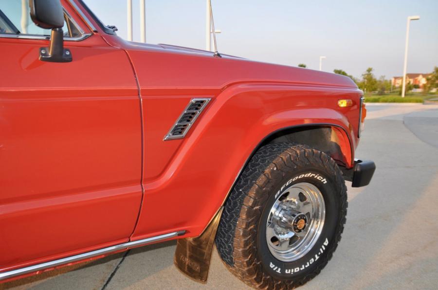 Детали экстерьера Toyota Land Cruiser 60 (FJ60) 1984 года  (NA) (фото 45 из 251)